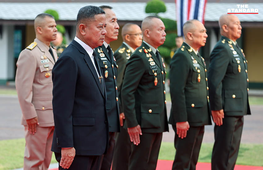 รมว.กลาโหม พล.ท. อดุลย์ บุญธรรมเจริญ สักการะสิ่งศักดิ์สิทธิ์เนื่องในโอกาสเข้ารับตำแหน่งอย่างเป็นทางการ 2