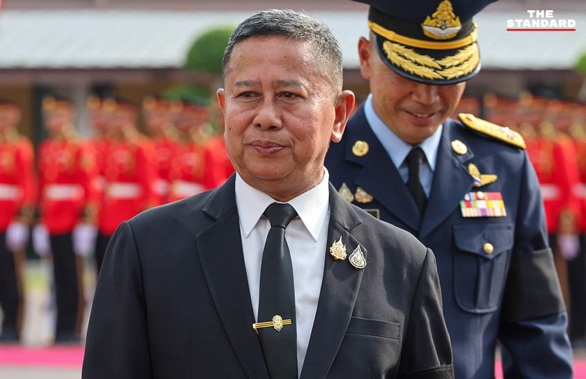 รมว.กลาโหม พล.ท. อดุลย์ บุญธรรมเจริญ สักการะสิ่งศักดิ์สิทธิ์เนื่องในโอกาสเข้ารับตำแหน่งอย่างเป็นทางการ 5