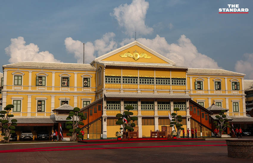 รมว.กลาโหม พล.ท. อดุลย์ บุญธรรมเจริญ สักการะสิ่งศักดิ์สิทธิ์เนื่องในโอกาสเข้ารับตำแหน่งอย่างเป็นทางการ 6