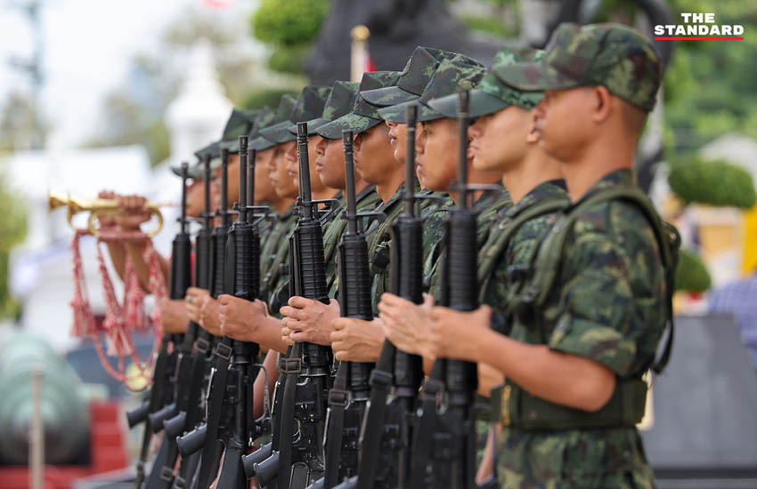 รมว.กลาโหม พล.ท. อดุลย์ บุญธรรมเจริญ สักการะสิ่งศักดิ์สิทธิ์เนื่องในโอกาสเข้ารับตำแหน่งอย่างเป็นทางการ 7