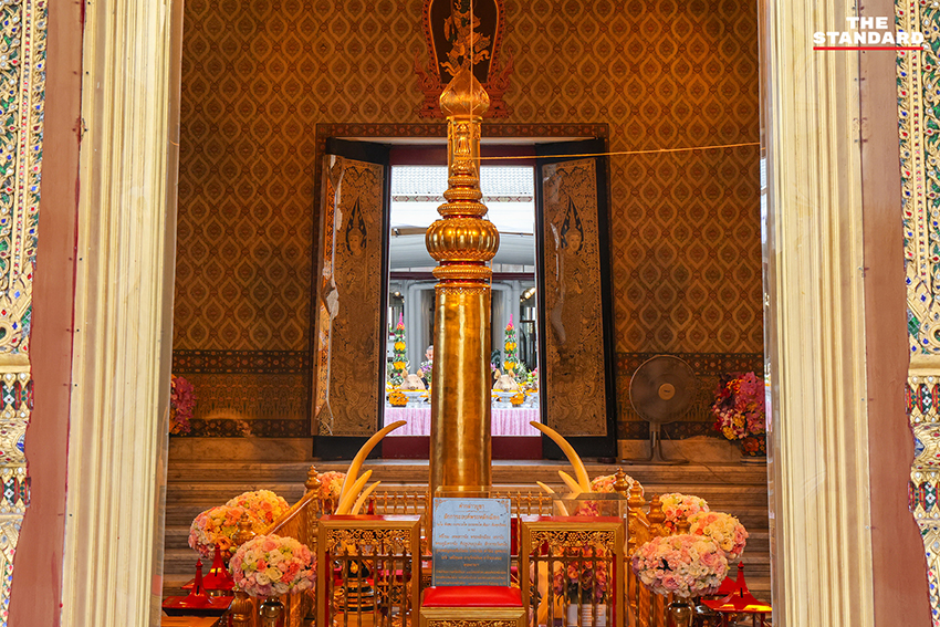 รัฐมนตรีว่าการกระทรวงกลาโหม พล.ท. อดุลย์ บุญธรรมเจริญ เป็นประธานพิธีบวงสรวงศาลหลักเมือง เนื่องในวันครบรอบ 244 ปี 6