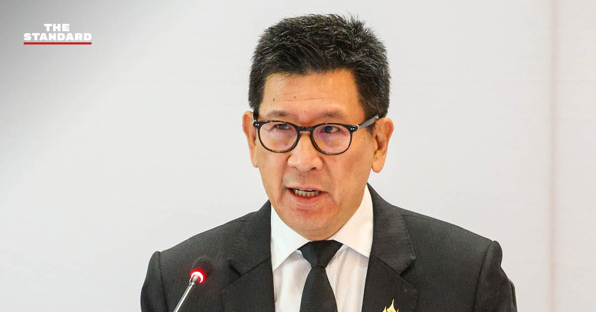 ภาพ เอกนิติ นิติทัณฑ์ประภาศ รองนายกรัฐมนตรีและรัฐมนตรีว่าการกระทรวงการคลัง ให้สัมภาษณ์สื่อมวลชนที่ทำเนียบรัฐบาล