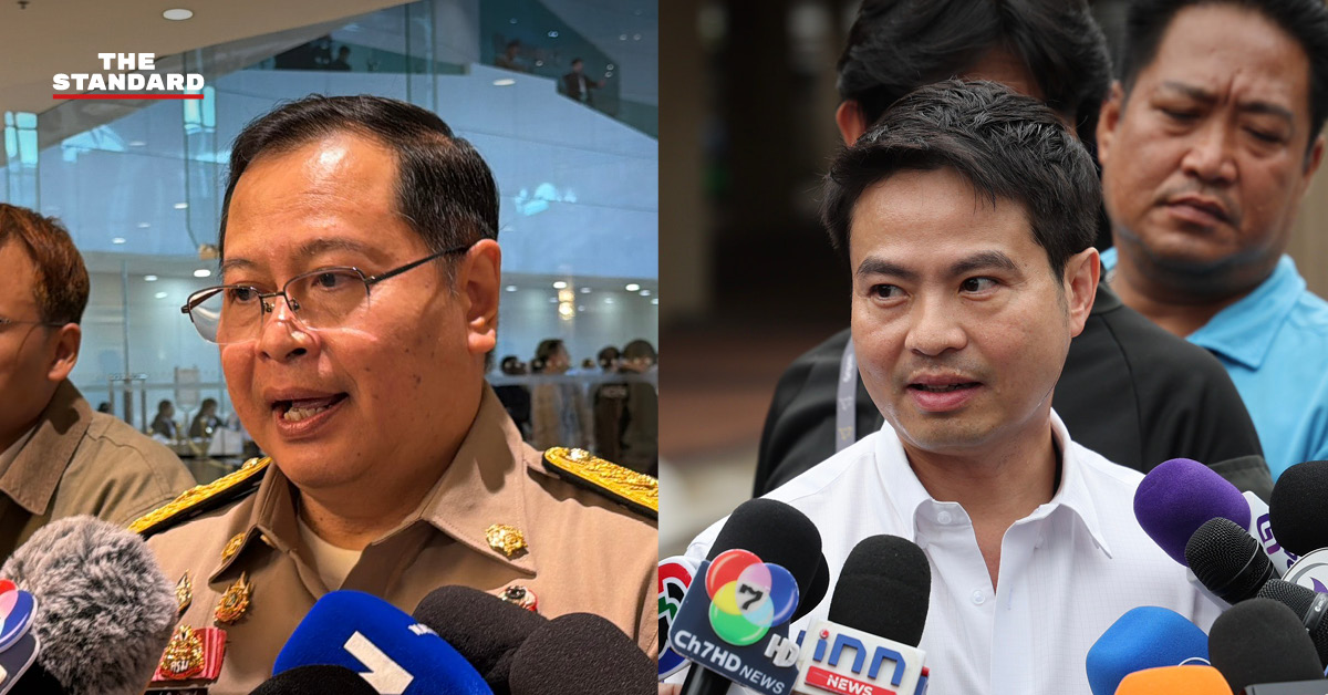 ปกรณ์ นิลประพันธ์ รองนายกฯ และ ภราดร ปริศนานันทกุล รมต.ประจำสำนักนายกฯ แถลงข่าวเตรียมออก พ.ร.ก.กู้เงิน 5 แสนล้าน รับมือวิกฤตและโครงการไทยช่วยไทย