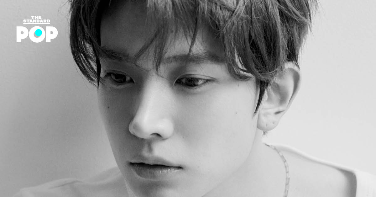 ภาพ EVAN (HEESUNG) สวมเสื้อยืดสีขาวพร้อมสร้อยเงิน ถ่ายทอดคอนเซปต์มินิมัลสำหรับการเปิดตัวศิลปินเดี่ยว