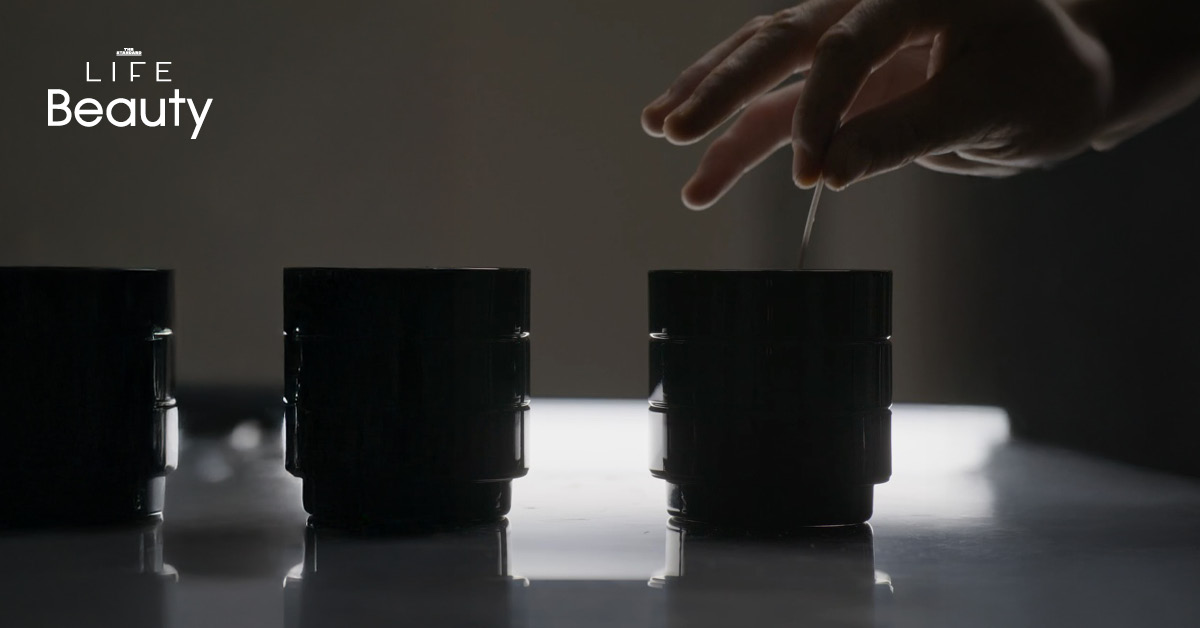 ภาพ Home Diffuser และเทียนหอมจากแบรนด์ต่างๆ จัดวางอย่างสวยงาม