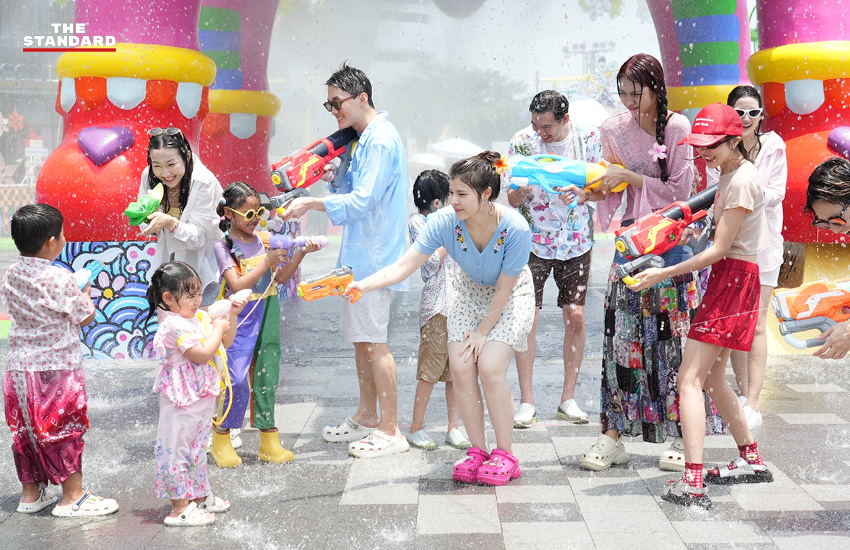 บรรยากาศงาน ICONSIAM THAICONIC SONGKRAN ริม แม่น้ำเจ้าพระยา เต็มไปด้วยความคึกคักและนักท่องเที่ยวจำนวนมาก 2