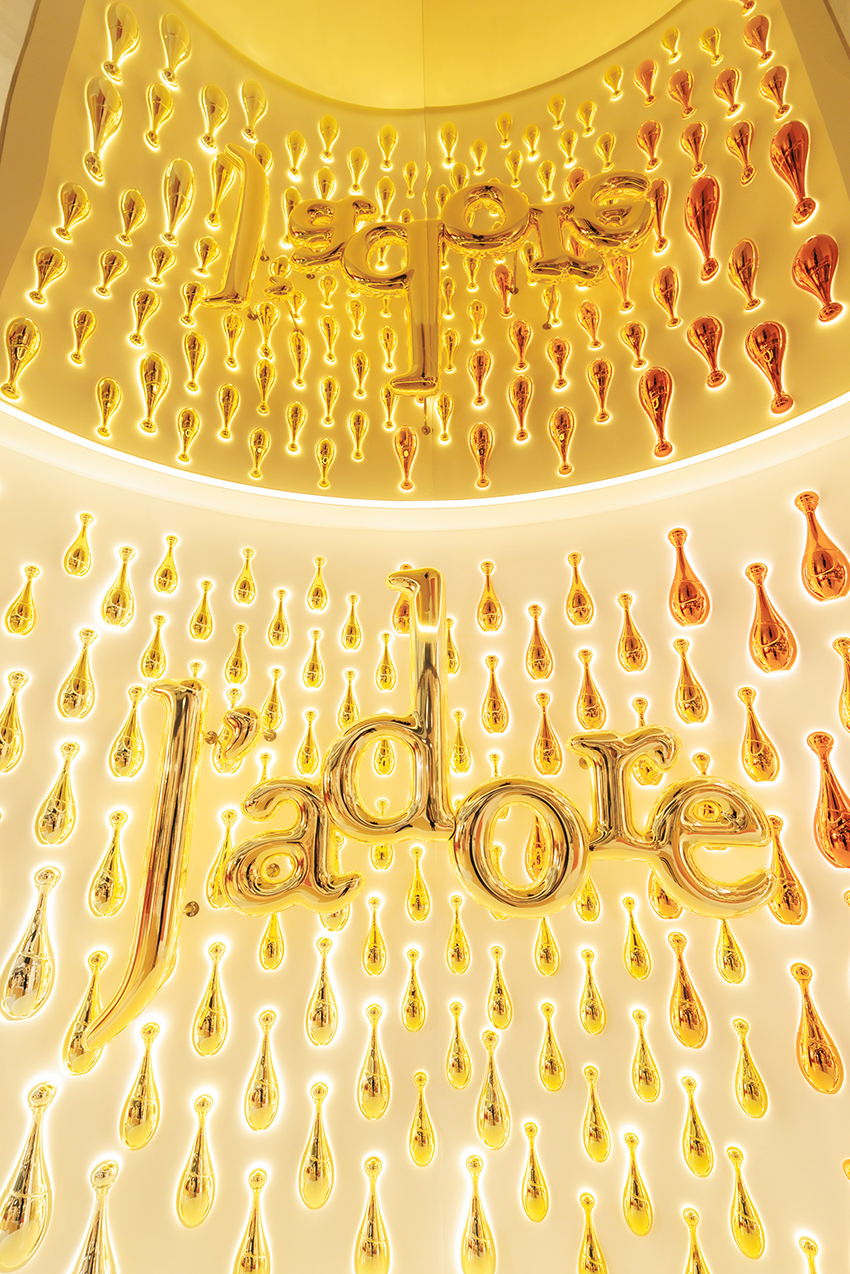 ภาพบรรยากาศป๊อปอัพ J’ADORE ของ DIOR ที่ ICONSIAM 4