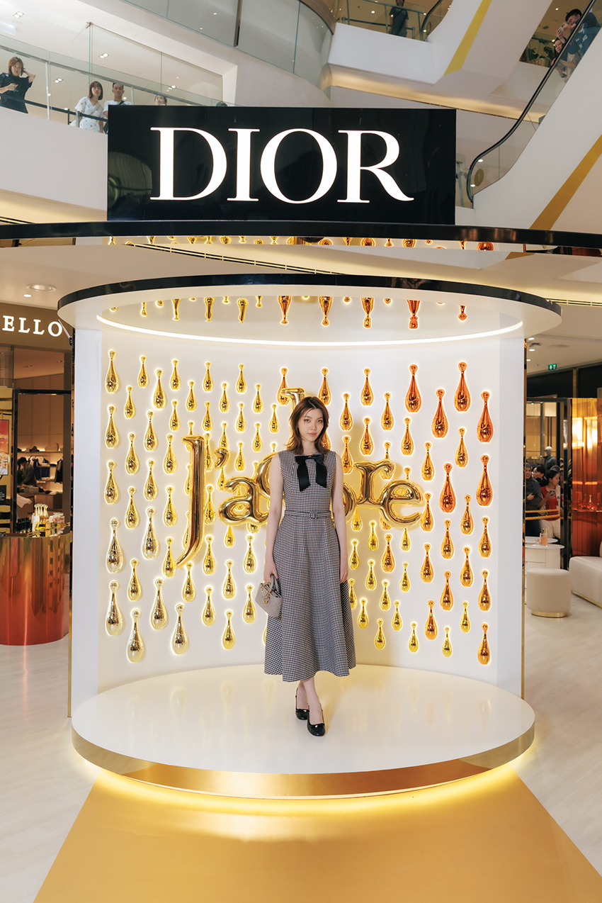 ภาพบรรยากาศป๊อปอัพ J’ADORE ของ DIOR ที่ ICONSIAM 7