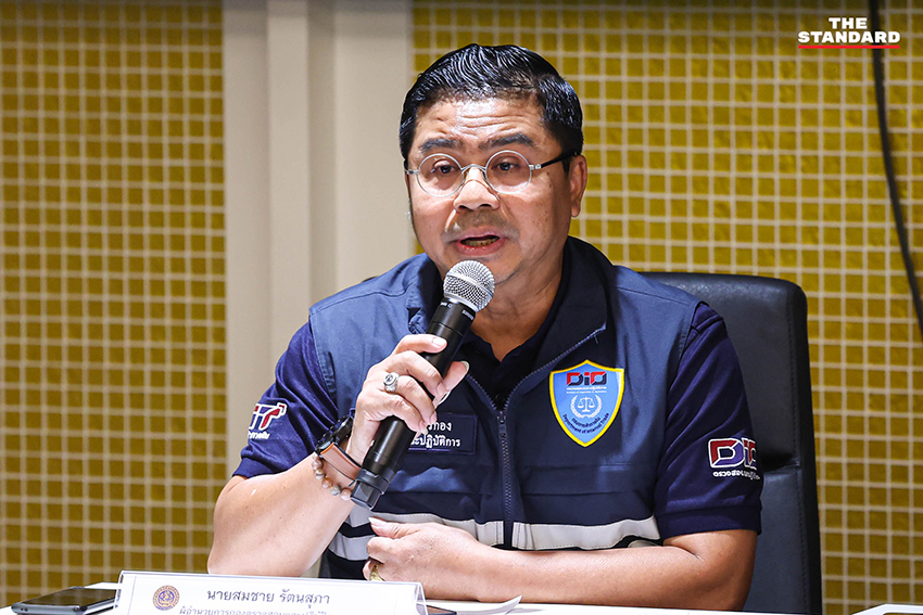 พล.ต.ท.รุทธพล เนาวรัตน์ รัฐมนตรีว่าการกระทรวงยุติธรรม แถลงข่าวผลการตรวจสอบคลังน้ำมัน 4 แห่ง 7