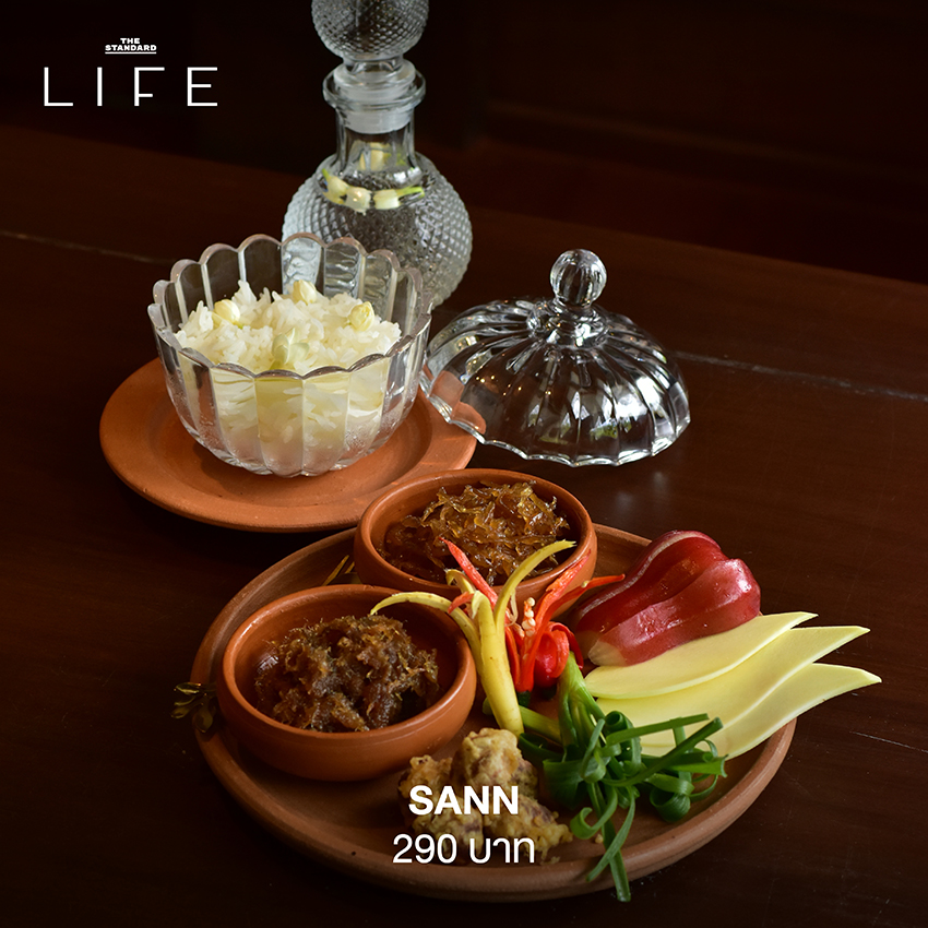 ข้าวแช่ อาหารไทยโบราณดับร้อน เสิร์ฟพร้อมเครื่องเคียงหลากหลายสีสัน 20