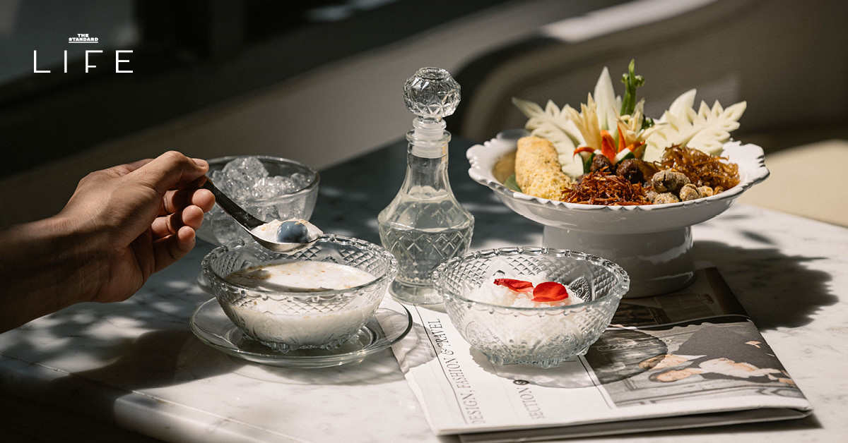 ข้าวแช่ อาหารไทยโบราณดับร้อน เสิร์ฟพร้อมเครื่องเคียงหลากหลายสีสัน