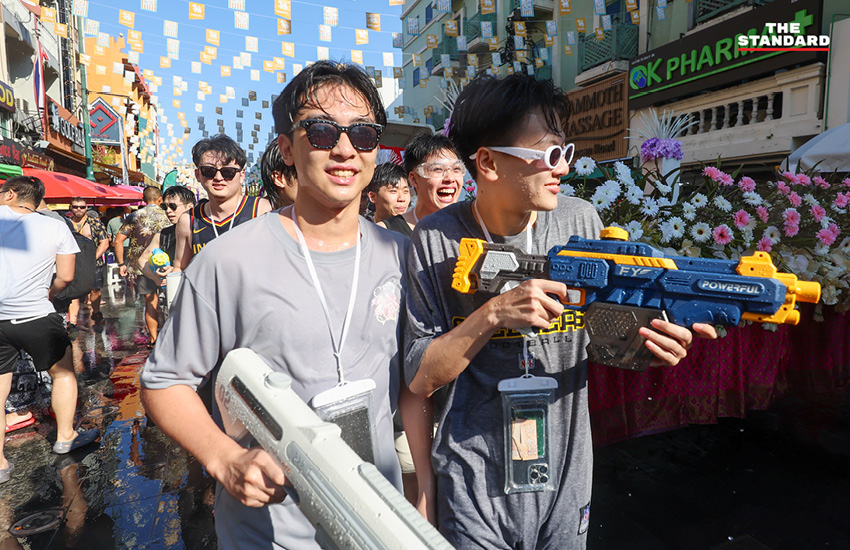 ภาพบรรยากาศงานสงกรานต์ที่ ถนนข้าวสาร คึกคักไปด้วย นักท่องเที่ยวต่างชาติ 22