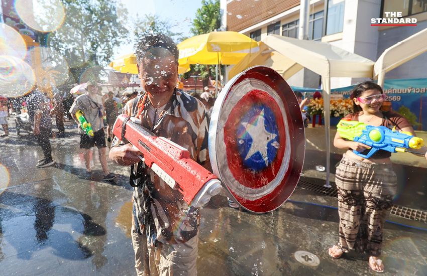 ภาพบรรยากาศงานสงกรานต์ที่ ถนนข้าวสาร คึกคักไปด้วย นักท่องเที่ยวต่างชาติ 23