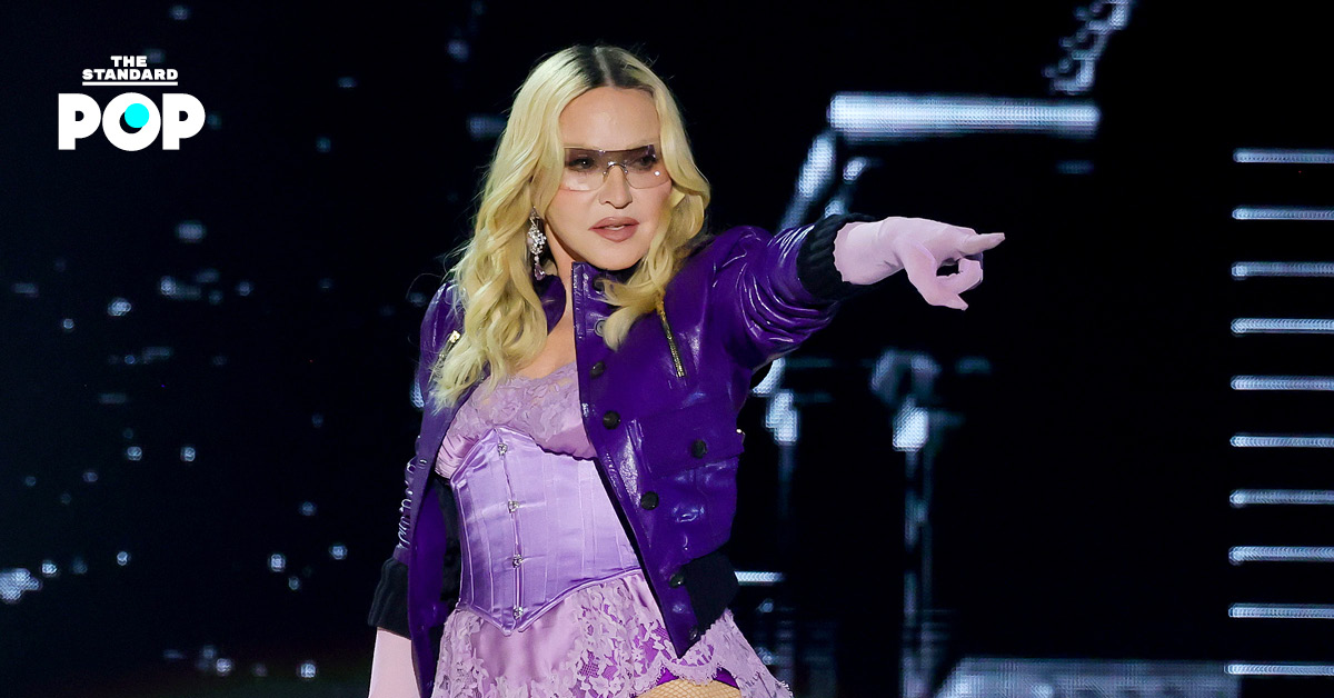 Madonna และ Sabrina Carpenter กำลังแสดงบนเวที Coachella