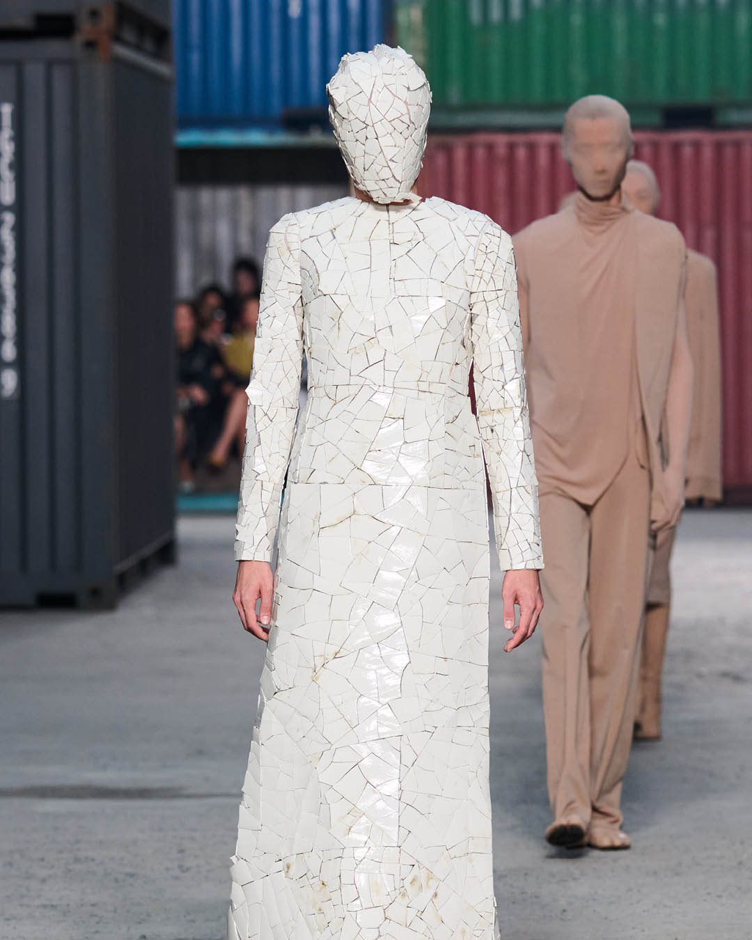 ภาพแฟชั่นโชว์คอลเล็กชัน Fall/Winter 2026 ของ Maison Margiela จัดขึ้นที่เซี่ยงไฮ้ 1
