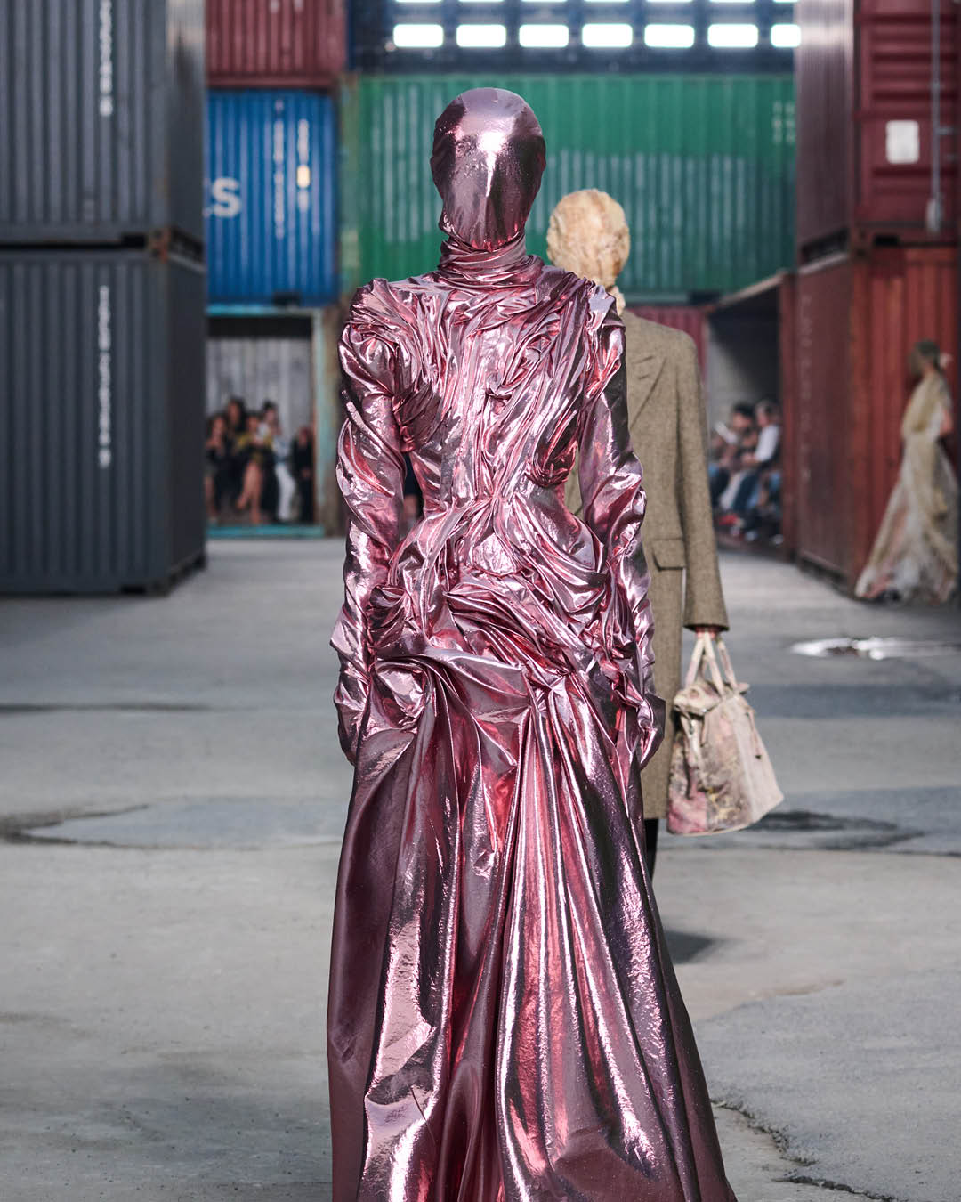 ภาพแฟชั่นโชว์คอลเล็กชัน Fall/Winter 2026 ของ Maison Margiela จัดขึ้นที่เซี่ยงไฮ้ 3