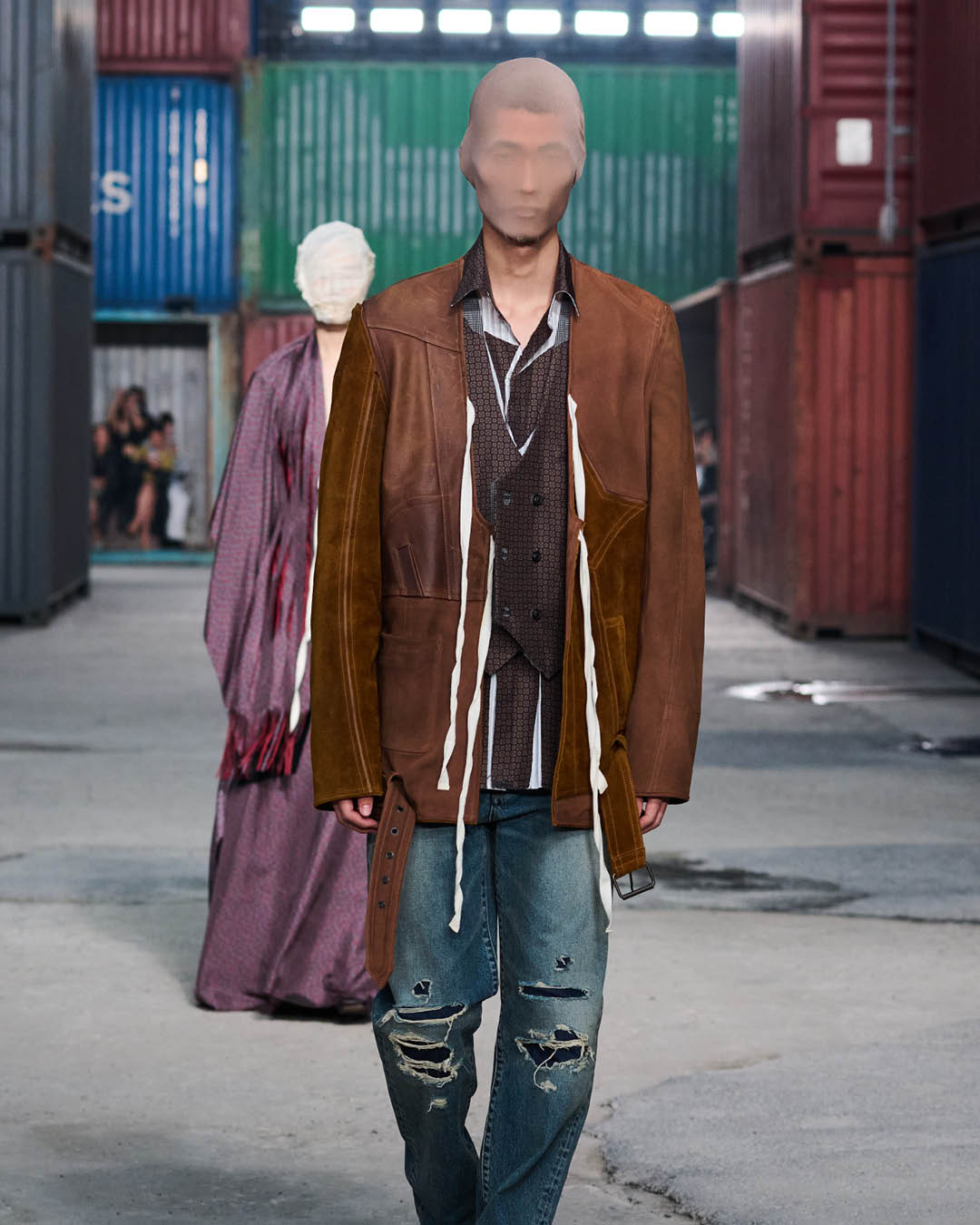 ภาพแฟชั่นโชว์คอลเล็กชัน Fall/Winter 2026 ของ Maison Margiela จัดขึ้นที่เซี่ยงไฮ้ 6