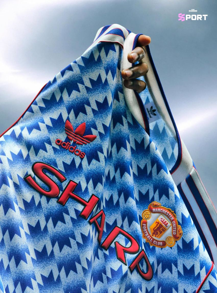 เสื้อฟุตบอลแมนเชสเตอร์ ยูไนเต็ด ชุดเยือนสีฟ้า-ขาวในตำนานยุค 90/92 2