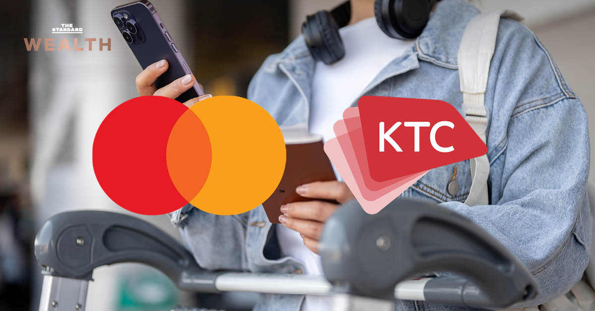 โลโก้ Mastercard และ KTC บนภาพพื้นหลังผู้หญิงกำลังรอรถ พร้อมข้อความเปิดตัวธุรกรรม Agentic AI จองรถรับส่งสนามบิน