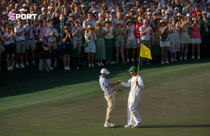 แฟนกอล์ฟชมการแข่งขัน The Masters ที่ สนาม Augusta National โดยไม่มีการใช้โทรศัพท์มือถือ 4