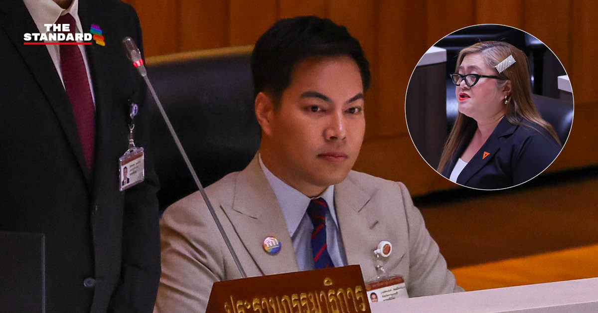 อัครนันท์ กัณณ์กิตตินันท์ รมช.ศธ. และ ปารมี ไวจงเจริญ (ครูจวง)