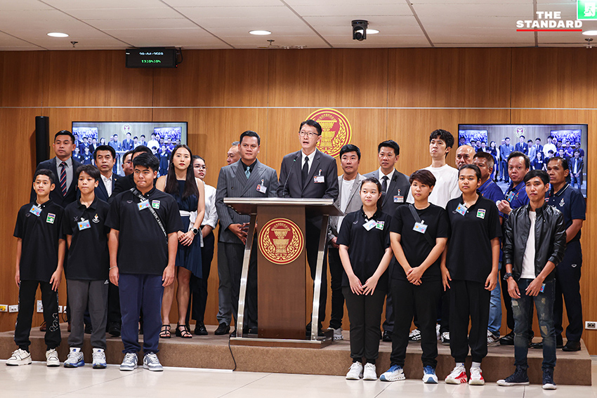 สส. พรรคประชาชนพร้อมนายกสมาคมกีฬาบิลเลียด และอดีตนักกีฬาสนุกเกอร์ ยื่นร่างแก้ไข พ.ร.บ. การพนัน ปลดล็อกสนุกเกอร์ 5