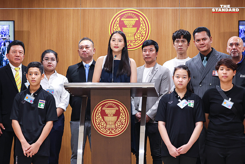 สส. พรรคประชาชนพร้อมนายกสมาคมกีฬาบิลเลียด และอดีตนักกีฬาสนุกเกอร์ ยื่นร่างแก้ไข พ.ร.บ. การพนัน ปลดล็อกสนุกเกอร์ 8