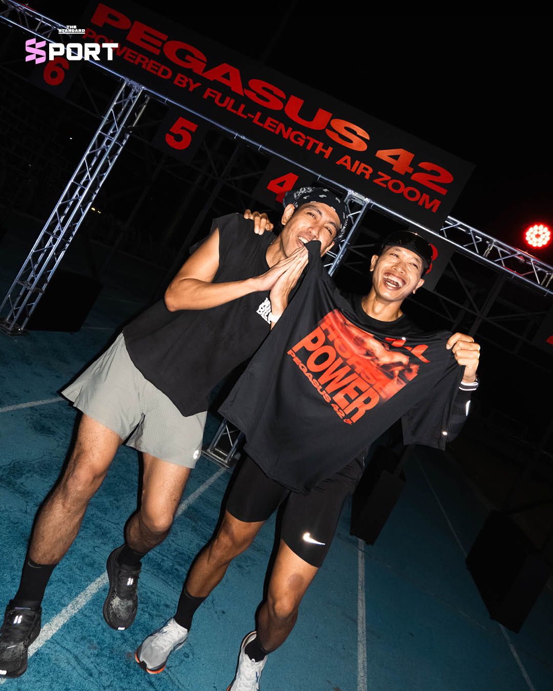 ภาพกิจกรรม FULL HORSE POWER แสดงรองเท้า Nike Pegasus 42 ในการแข่งวิ่ง 200 เมตรบนจุดออกตัวแบบม้าแข่ง 18