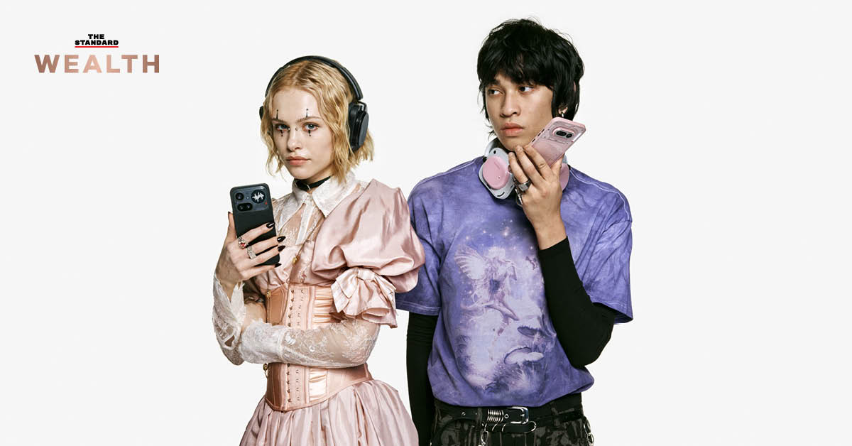 ภาพผลิตภัณฑ์ Nothing Phone (4a) Series และ Headphone (a) พร้อมข้อความเน้นดีไซน์โปร่งใส กล้องเทเลโฟโต AI และราคาเริ่มต้น 5,999 บาท