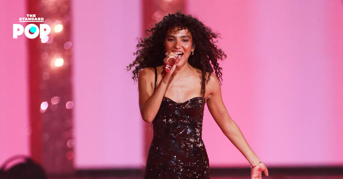 โอลิเวีย ดีน แสดงสดบนเวทีงาน Brit Awards 2026