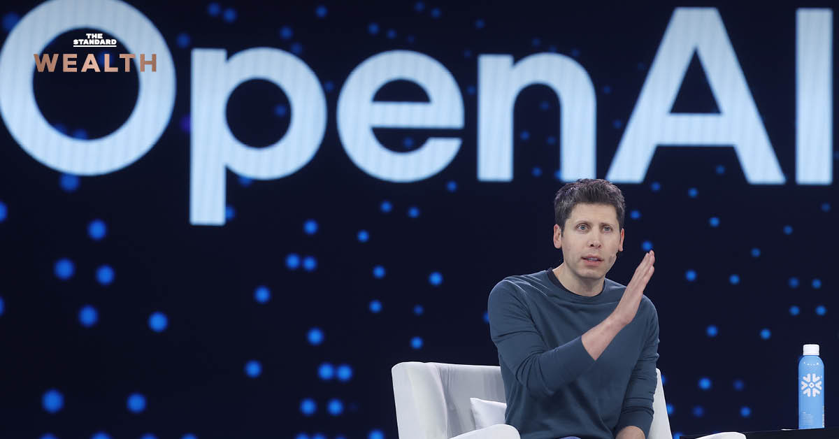 Sam Altman ซีอีโอ OpenAI กำลังพูดบนเวทีพร้อมข้อมูลการระดมทุนครั้งใหม่ 4 ล้านล้านบาท และแผนสร้าง AI Superapp รวมถึงเปิดให้รายย่อยร่วมลงทุน