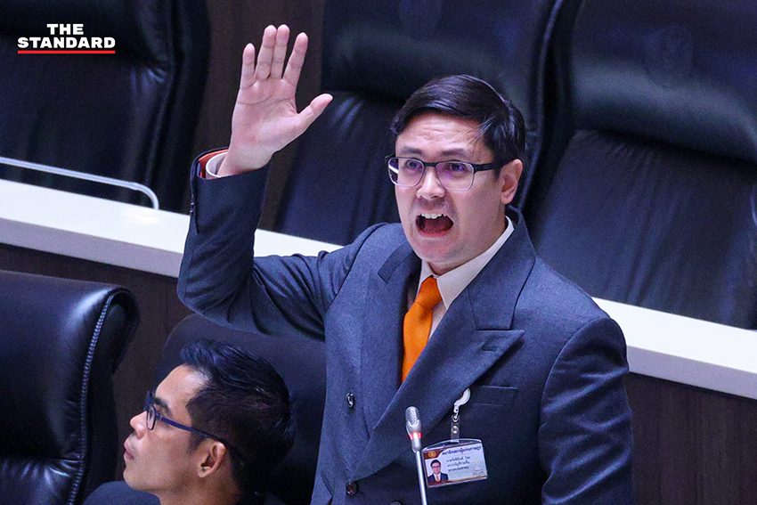 ภาพบรรยากาศการประชุมสภาผู้แทนราษฎรเพื่อแถลงนโยบายรัฐบาลวันที่สอง 12