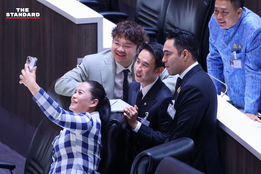 ภาพบรรยากาศการประชุมสภาผู้แทนราษฎรเพื่อแถลงนโยบายรัฐบาลวันที่สอง 19