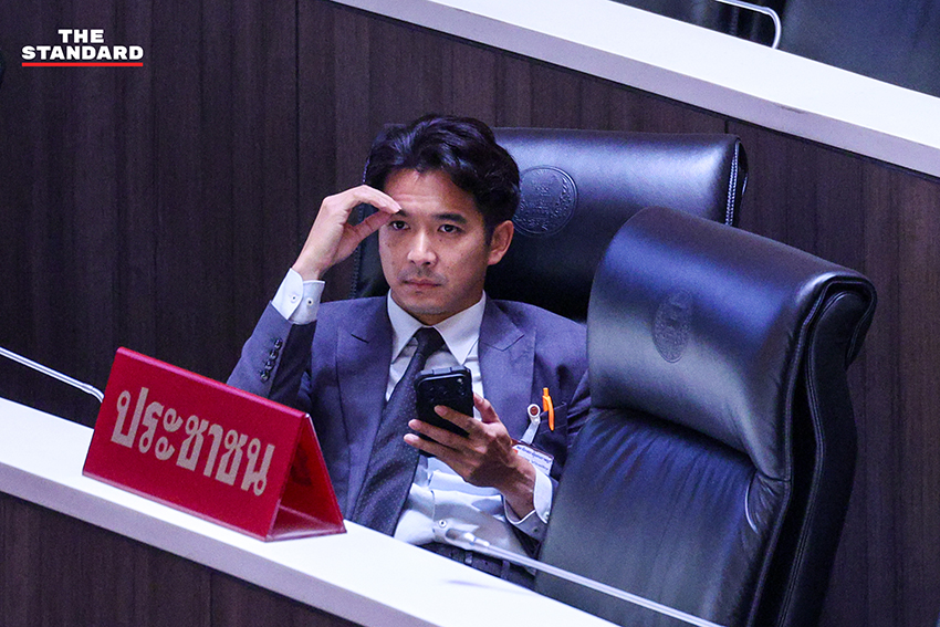 ภาพ สส. 4 พรรคการเมืองร่วมกันแถลงข่าวญัตติด่วนเพื่อกู้สถานการณ์ฝุ่น PM 2.5 ในภาคเหนือและเร่งผลักดันร่าง พ.ร.บ. อากาศสะอาด 2