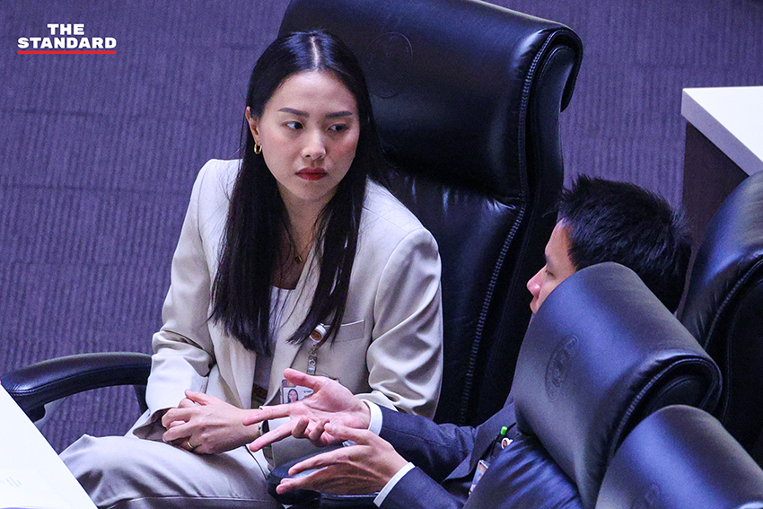 ภาพ สส. 4 พรรคการเมืองร่วมกันแถลงข่าวญัตติด่วนเพื่อกู้สถานการณ์ฝุ่น PM 2.5 ในภาคเหนือและเร่งผลักดันร่าง พ.ร.บ. อากาศสะอาด 7