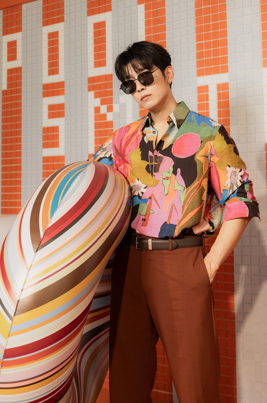 ภาพบรรยากาศงานเปิดตัวคอลเล็กชัน Paul Smith Spring/Summer 2026 ริมสระน้ำสุดสดใส 1