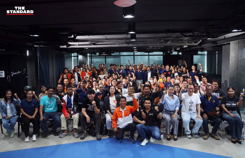 ภาพสมาชิก พรรคประชาชน รณรงค์เสนอร่าง พ.ร.บ. ประกันสังคม เพื่อปฏิรูป 4 ด้าน 6