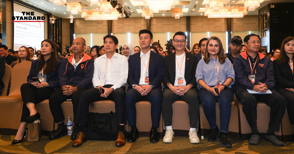 ภาพประกอบ ‘คณะรัฐมนตรีเงา’ ของพรรคประชาชน เพื่อตรวจสอบการทำงานของรัฐบาล