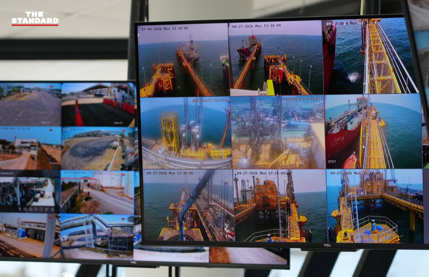 ภาพ สส. รังสิมันต์ โรม และ สส. ศุภโชติ ไชยสัจ จากพรรคประชาชน ตรวจสอบคลังน้ำมัน ‘เสี่ยตือ’ ที่เพชรบุรี 6