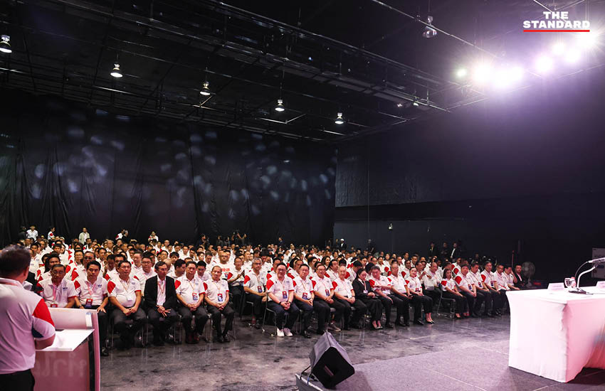 พรรคเพื่อไทยจัดการประชุมใหญ่สามัญประจำปี พร้อมปรับโครงสร้างกรรมการบริหารพรรค และจัดกิจกรรมรดน้ำดำหัว 4