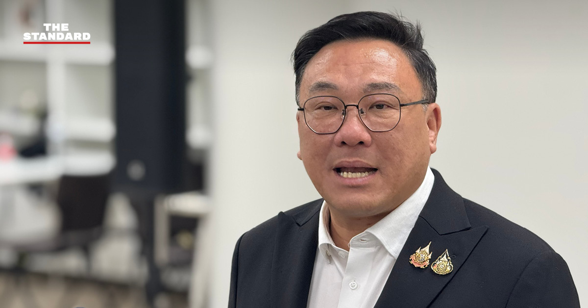 ภาพ จุลพันธ์ อมรวิวัฒน์ รัฐมนตรีว่าการกระทรวงแรงงาน แถลงข่าวกรณีพรรคเพื่อไทยไม่ส่งผู้สมัครชิงผู้ว่าฯ กทม.