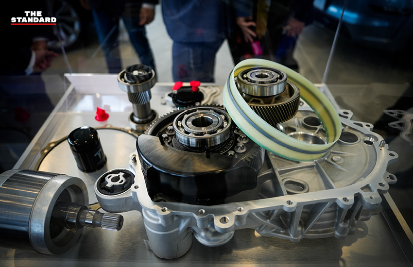 ศ.ดร.ยศชนัน วงศ์สวัสดิ์ และตัวแทนพรรคเพื่อไทย หารือกับผู้บริหาร Tesla เรื่อง Physical AI 6