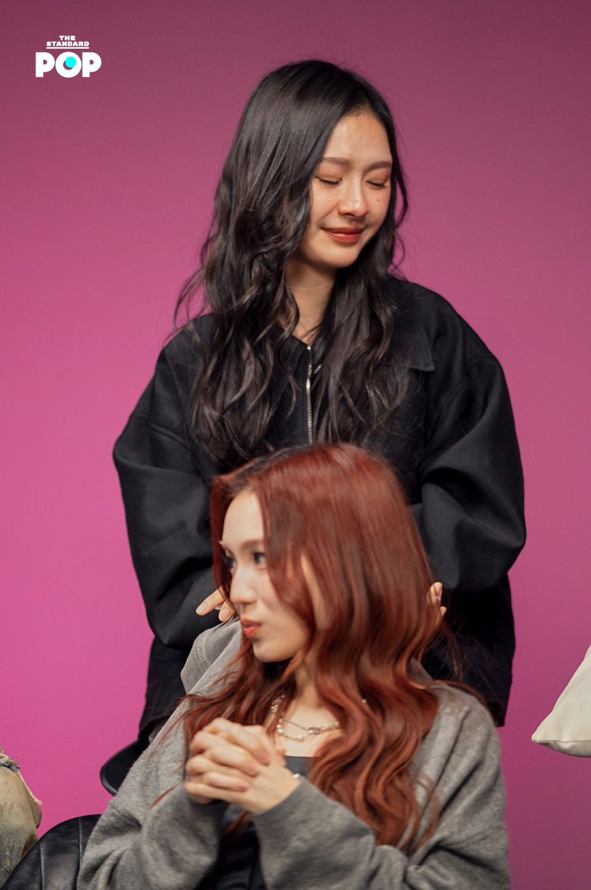 ภาพเบื้องหลังการถ่ายทำเกม PICK A CARD ของ 6 นักแสดงสาวจากซีรีส์ Girl Rules 12