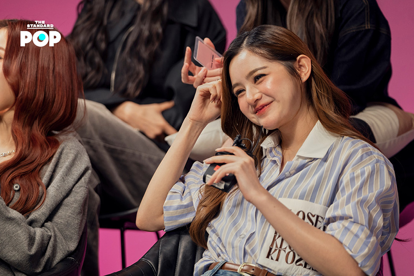 ภาพเบื้องหลังการถ่ายทำเกม PICK A CARD ของ 6 นักแสดงสาวจากซีรีส์ Girl Rules 5