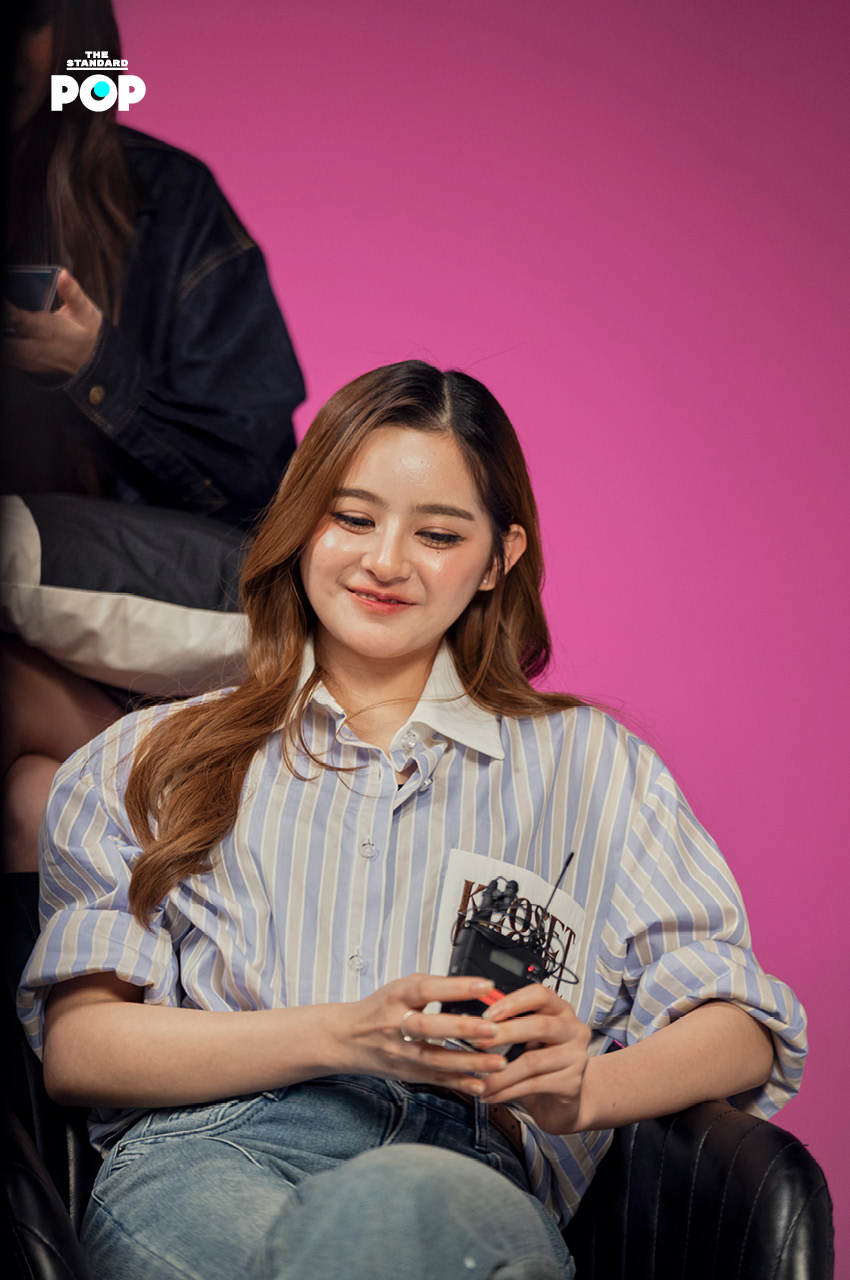 ภาพเบื้องหลังการถ่ายทำเกม PICK A CARD ของ 6 นักแสดงสาวจากซีรีส์ Girl Rules 7