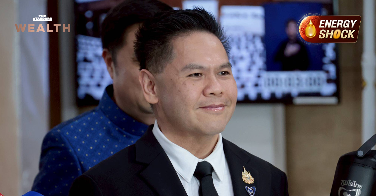 ภาพวราวุธ ศิลปอาชา รัฐมนตรีว่าการกระทรวงอุตสาหกรรม กล่าวถึงสถานการณ์เม็ดพลาสติกและซัพพลายโลก