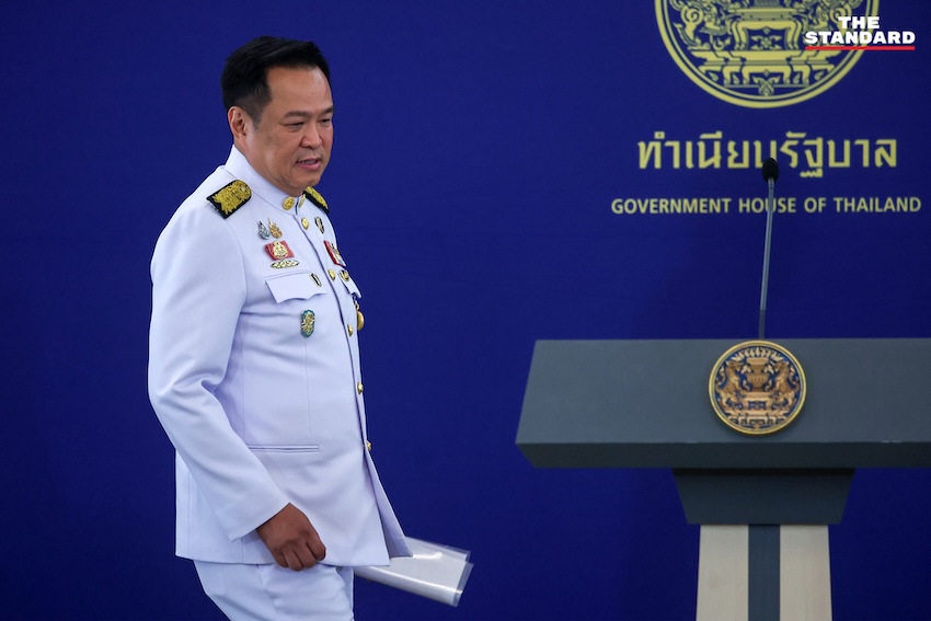 อนุทิน ชาญวีรกูล นายกรัฐมนตรี แถลงข่าวหลังประชุม ครม.นัดพิเศษ 2