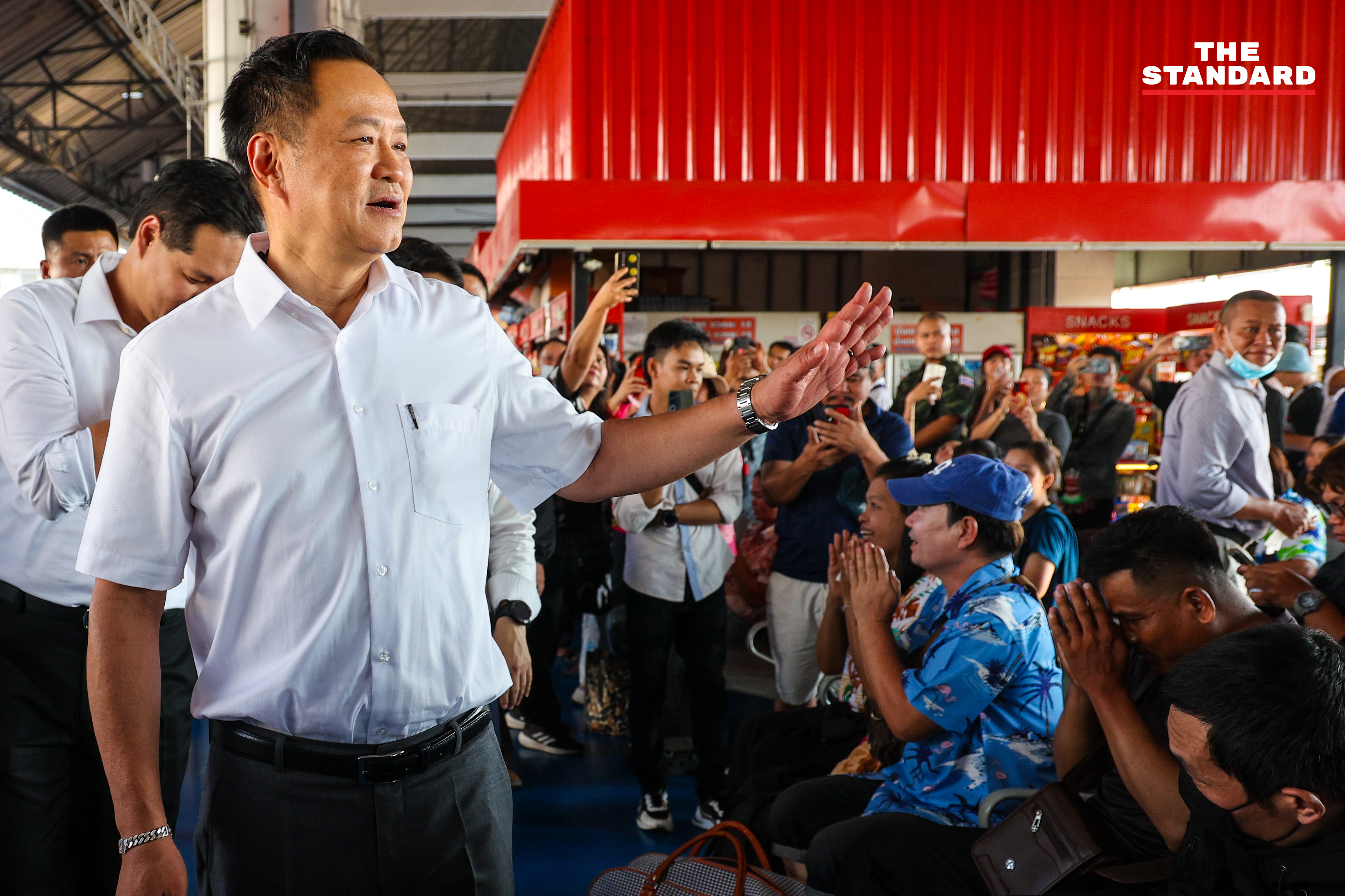 นายกรัฐมนตรี ตรวจความพร้อม สถานีกรุงเทพอภิวัฒน์ และ หมอชิต เพื่ออำนวยความสะดวกประชาชนเดินทางกลับภูมิลำเนาช่วงสงกรานต์ 13