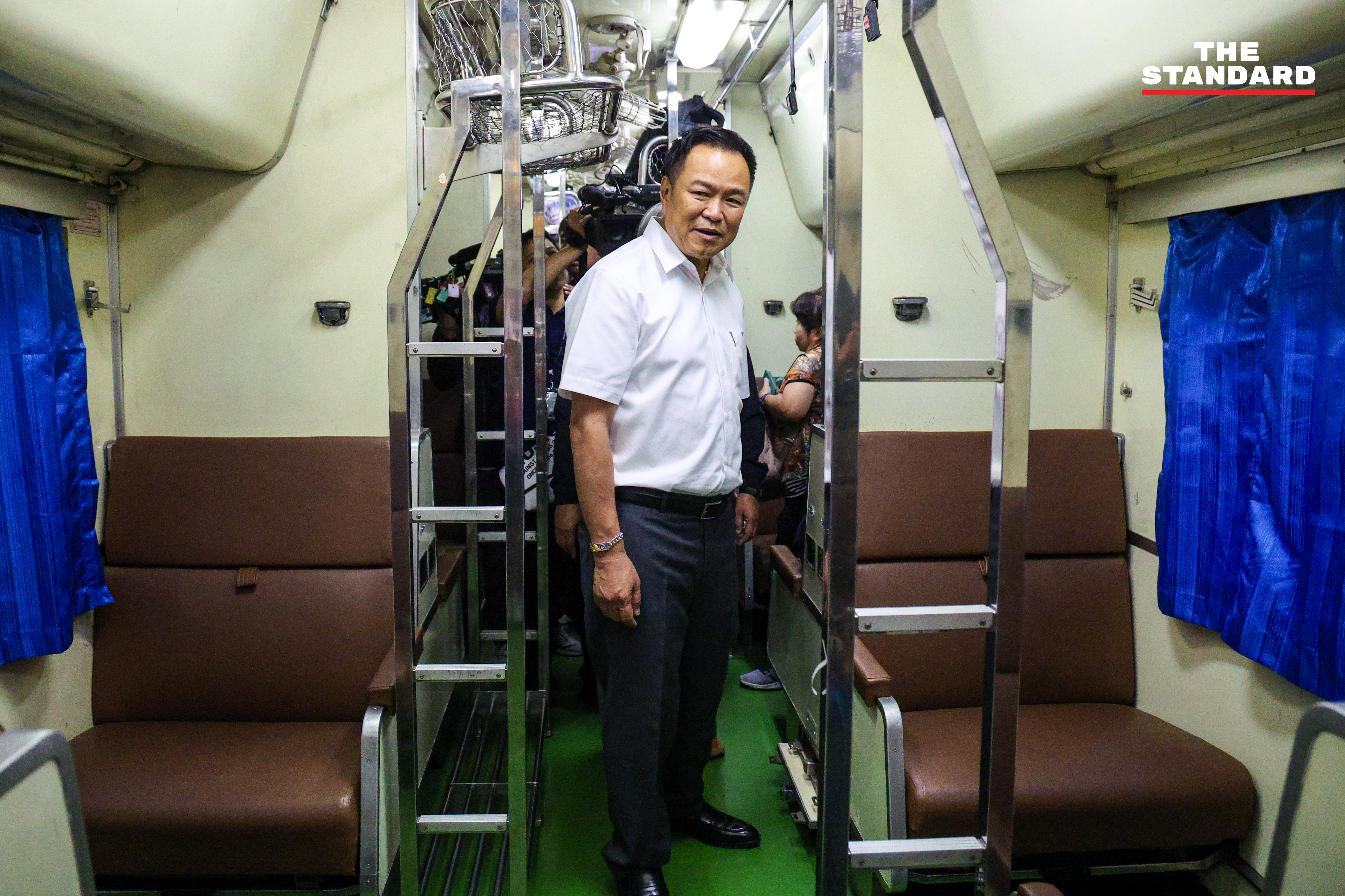 นายกรัฐมนตรี ตรวจความพร้อม สถานีกรุงเทพอภิวัฒน์ และ หมอชิต เพื่ออำนวยความสะดวกประชาชนเดินทางกลับภูมิลำเนาช่วงสงกรานต์ 3