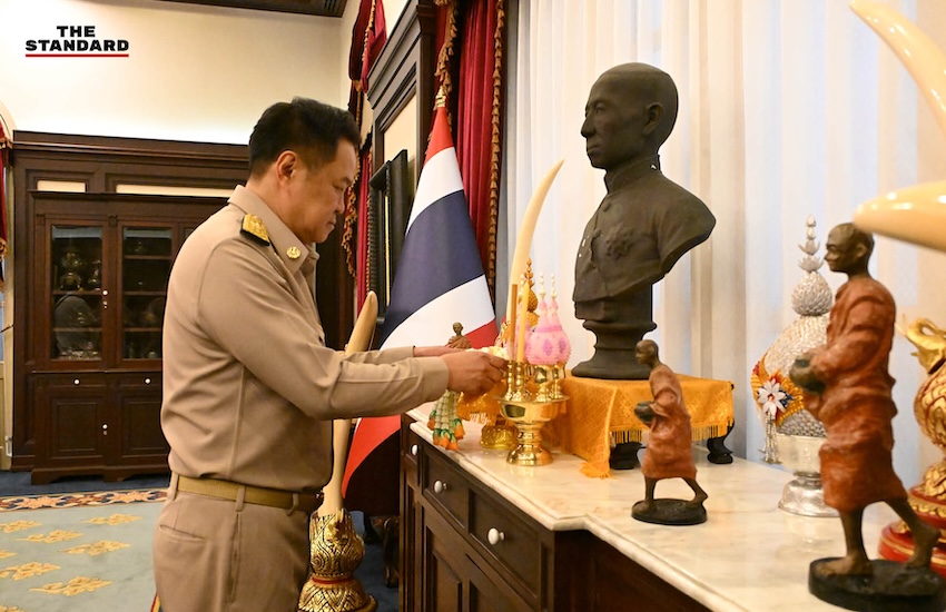 อนุทิน ชาญวีรกูล นายกรัฐมนตรี พร้อม 3 รัฐมนตรีช่วยว่าการกระทรวงมหาดไทย สักการะสิ่งศักดิ์สิทธิ์ประจำกระทรวงมหาดไทย 7